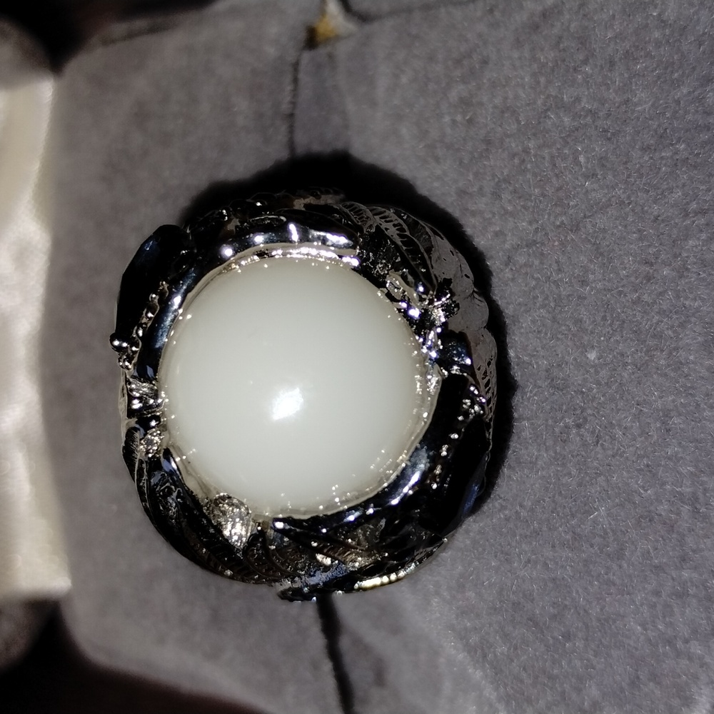 Silver Ring - Picture 2 of 5